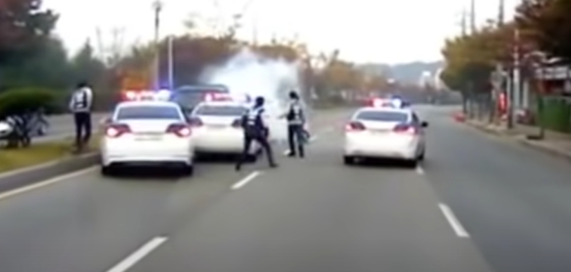 경찰차 추적 / 기사와 관련없는 사진