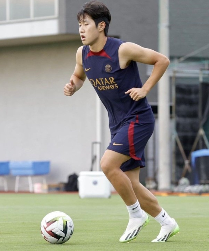 PSG 훈련 중인 이강인