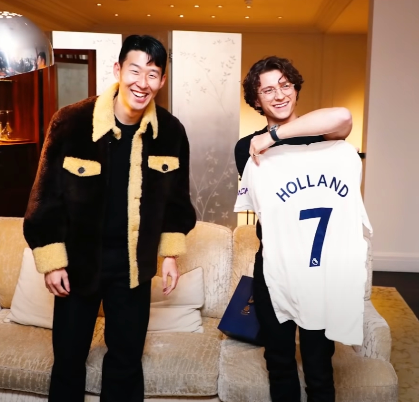 손흥민 주장 선임 축하해준 배우 톰 홀랜드