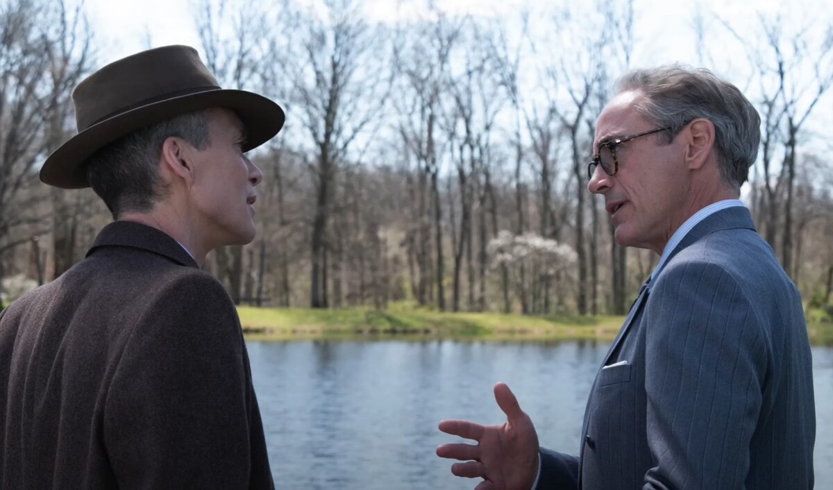 영화 속 오펜하이머와 스트로스 제독