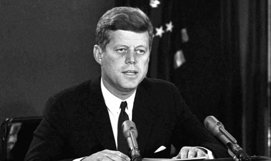 오펜하이머 명예회복 나섰던 존 F. 케네디