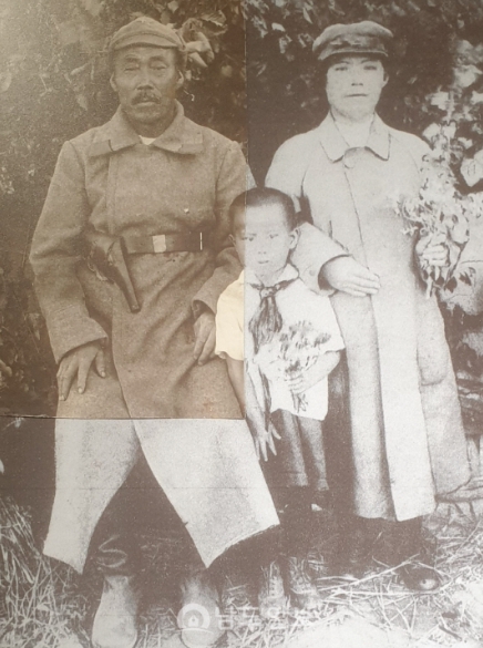 홍범도 장군 가족 사진