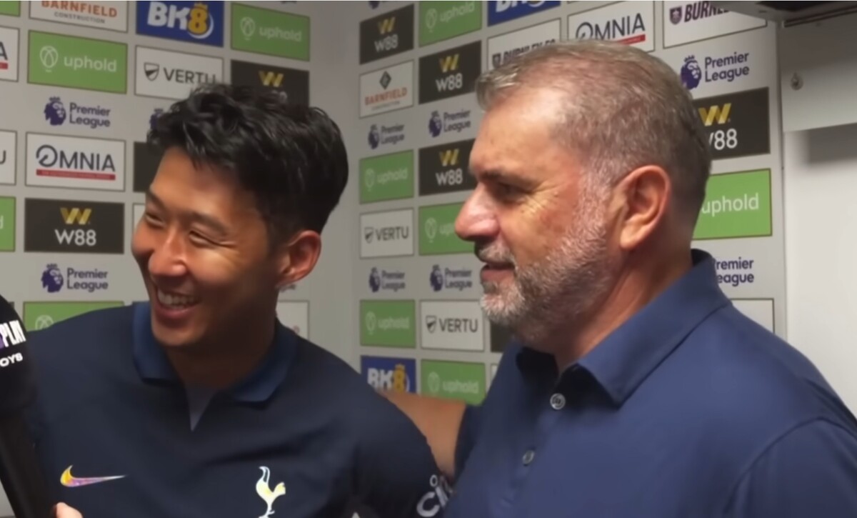 손흥민 인터뷰 난입한 포스테코글루 감독