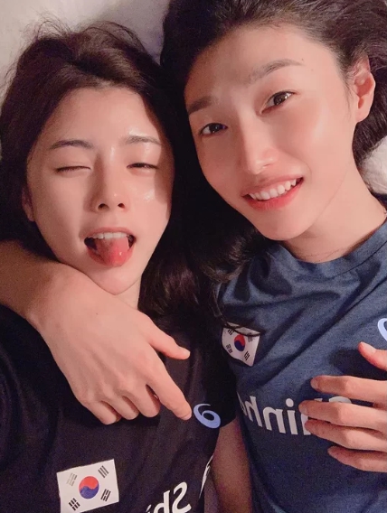 김연경 이다영 팔베개 셀카