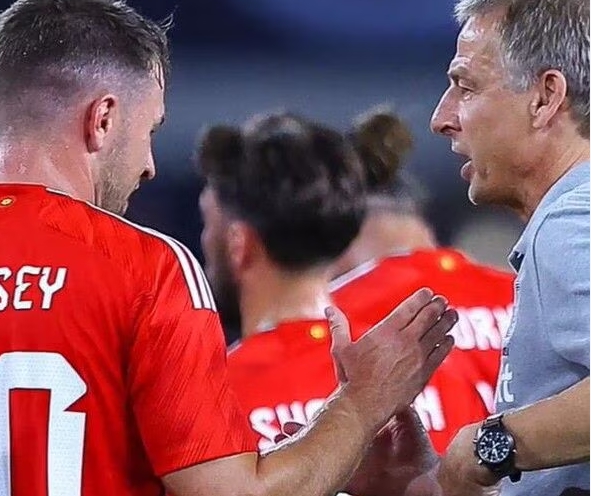 웨일스전 후 아론 램지 유니폼 받으려고 혈안인 클린스만 감독