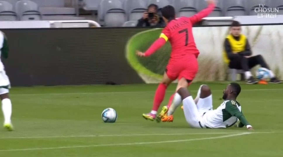 사우디전 주장 손흥민 PK 오심 장면 / TV조선