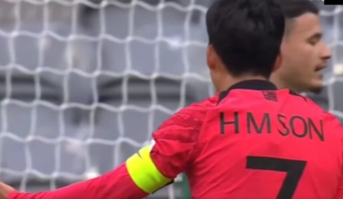 주장 손흥민 오심 항의