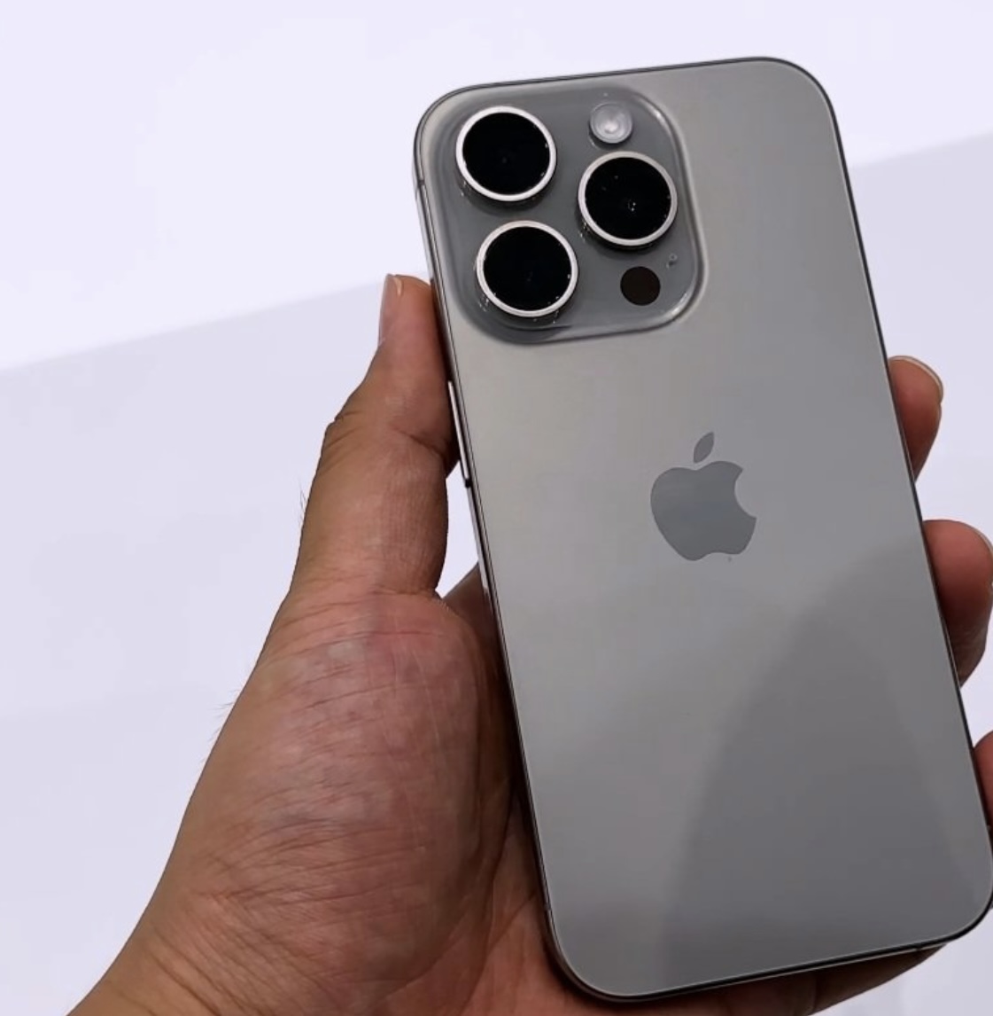 아이폰 15 시리즈 실물 사진