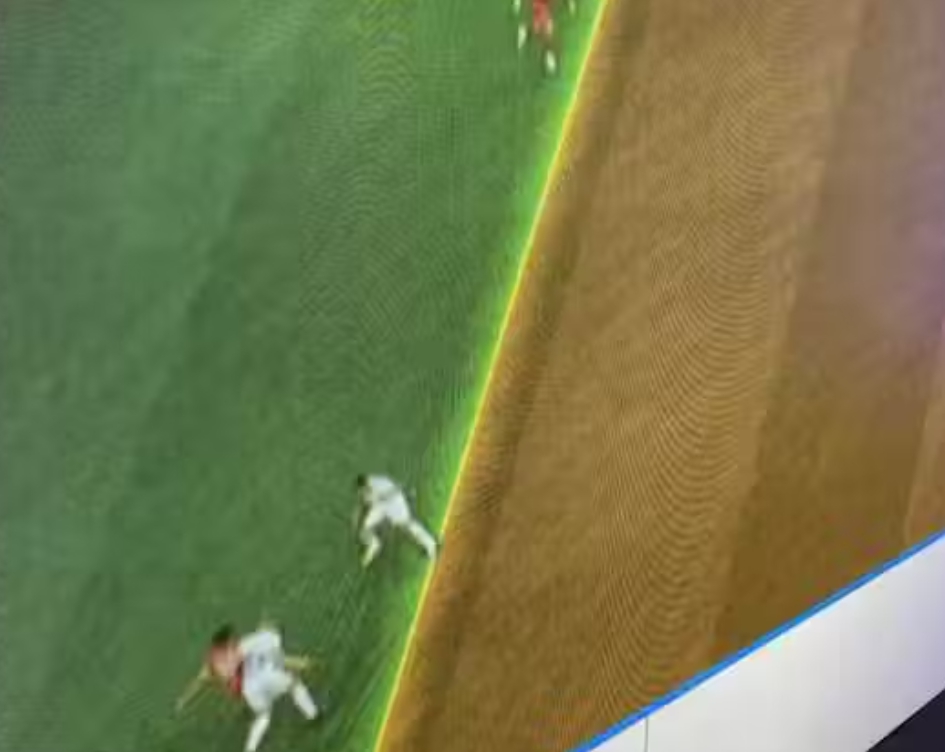 토트넘 리버풀 디아즈 골 VAR 심판 판정 오심