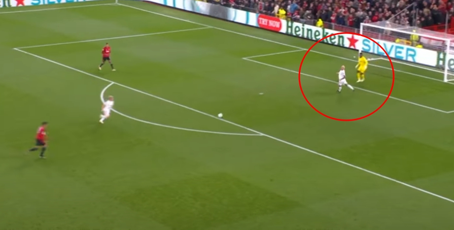 맨유 갈라타사라이 오나나 골키퍼 빌드업 실수