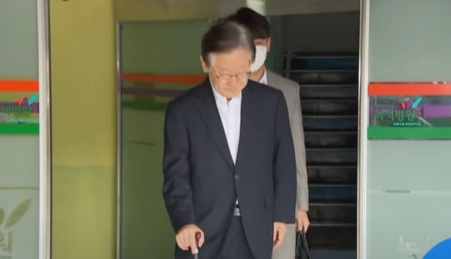 이재명 대표 구속 영장 기각 후 첫 재판