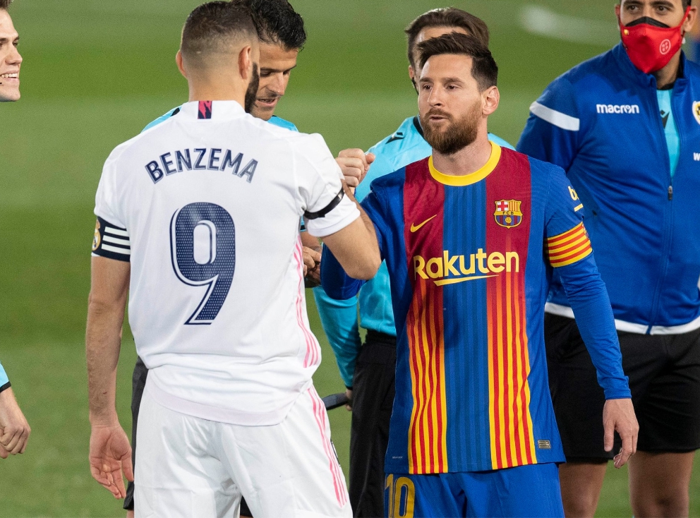 바르셀로나 메시와 레알 마드리드 벤제마 엘클라시코 경기 장면