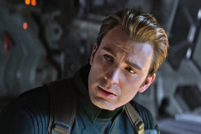 캡틴 아메리카 스티브 로저스 역의 배우 크리스 에반스