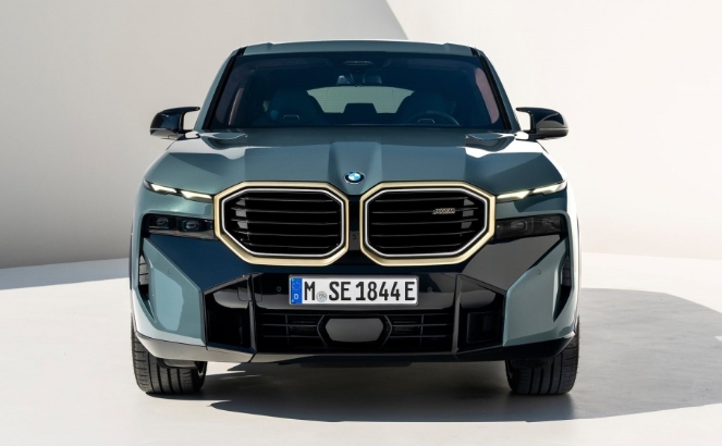 BMW I7