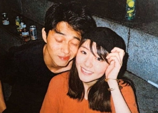 카라타 에리카 히가시데 마사히로 불륜 사진