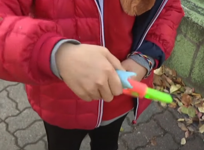 유행 중인 당근칼 장난감