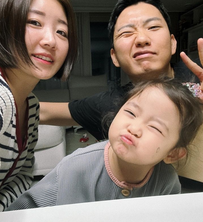 진정부부 가족 인스타 사진