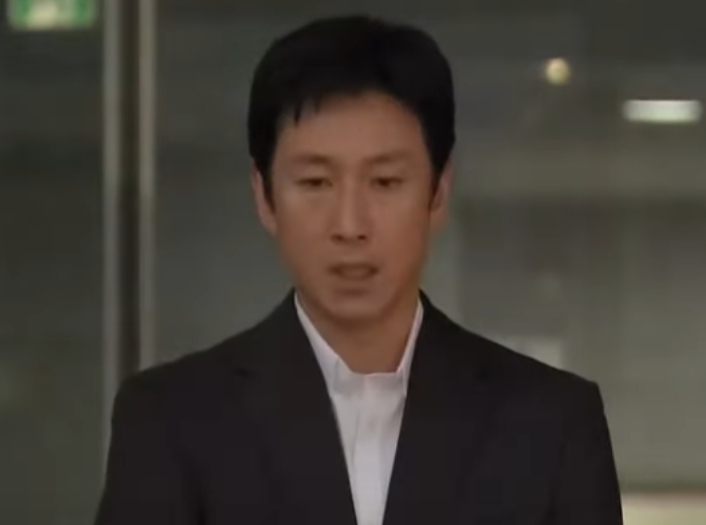 배우 이선균 경찰 조사