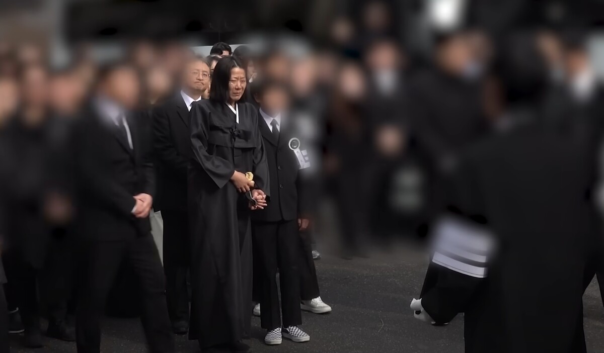 이선균 사망 발인식 아내 전혜진 배우