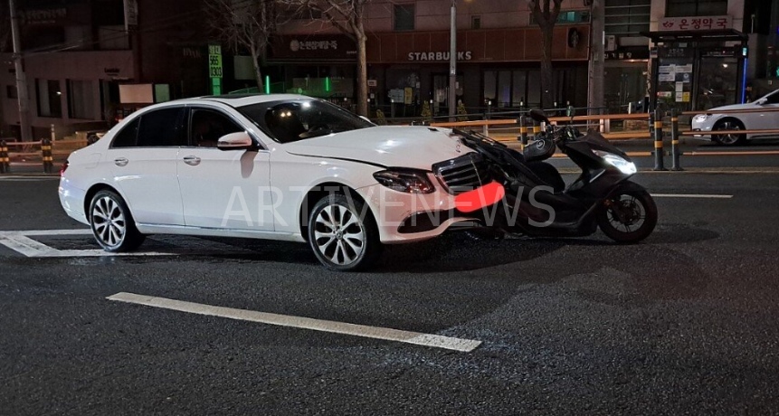 강남 논현로 벤츠 음주운전 사고 현장 사진