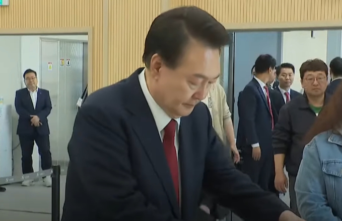 윤석열 대통령 사전투표