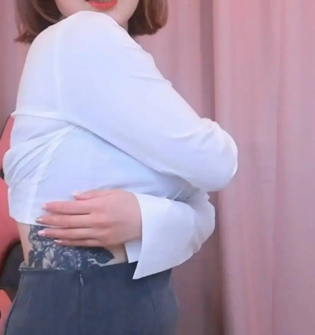 뚜밥 허리 문신