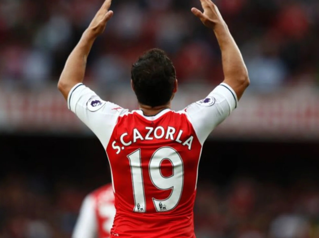 축구 등번호 19번 산티 카솔라