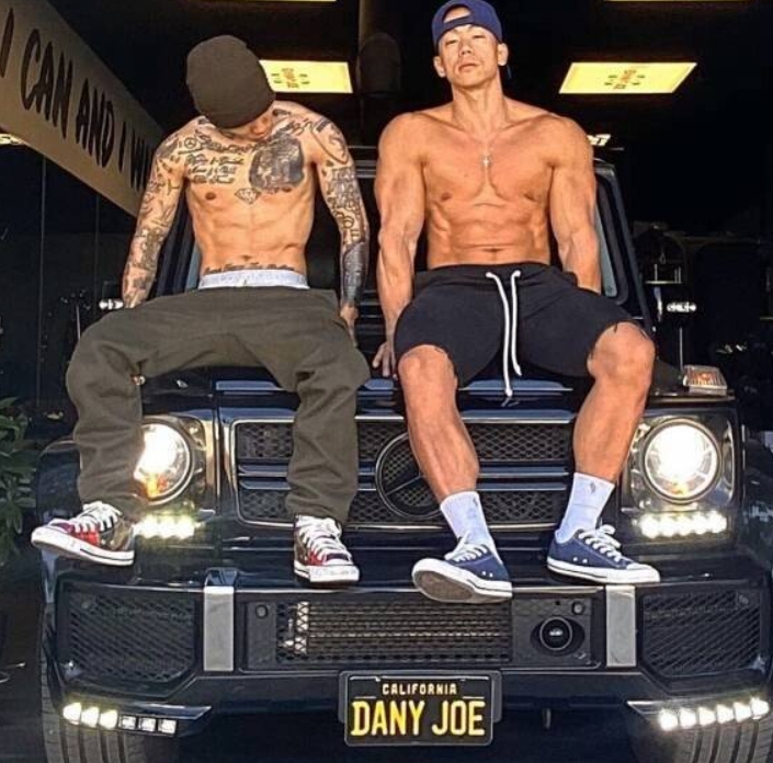 도끼 일리네어 문신 커버업