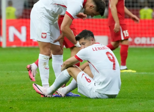 레반도프스키 부상