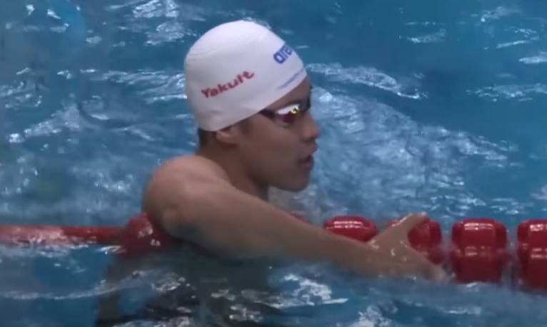50m 수영 선수 지유찬