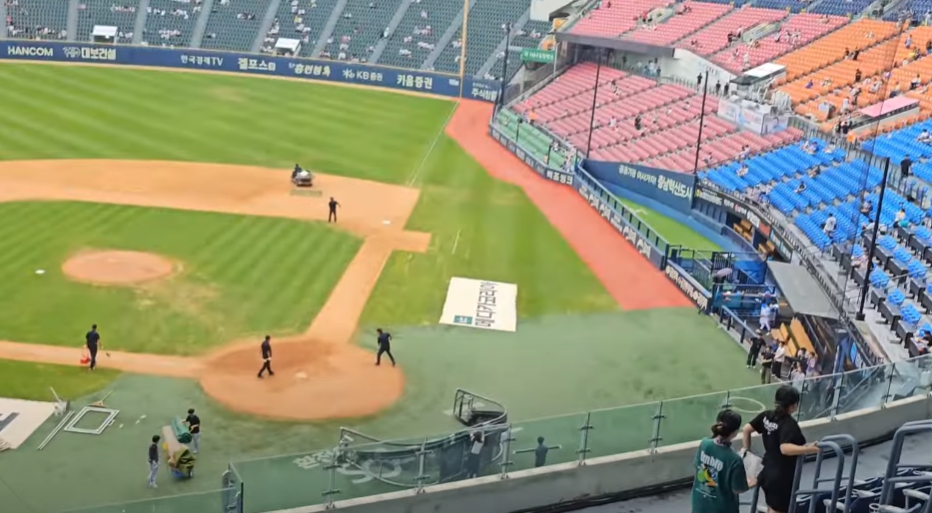 잠실야구장 내부