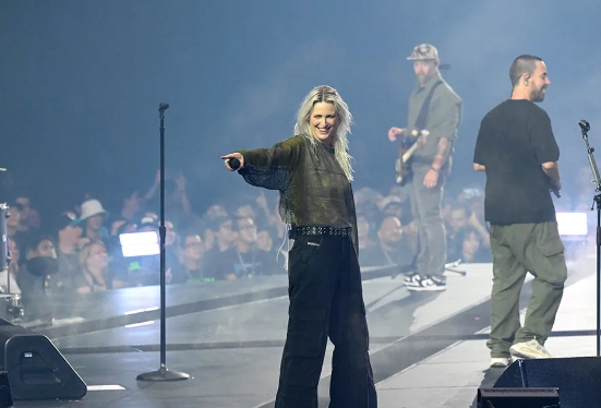 에밀리 암스트롱 보컬