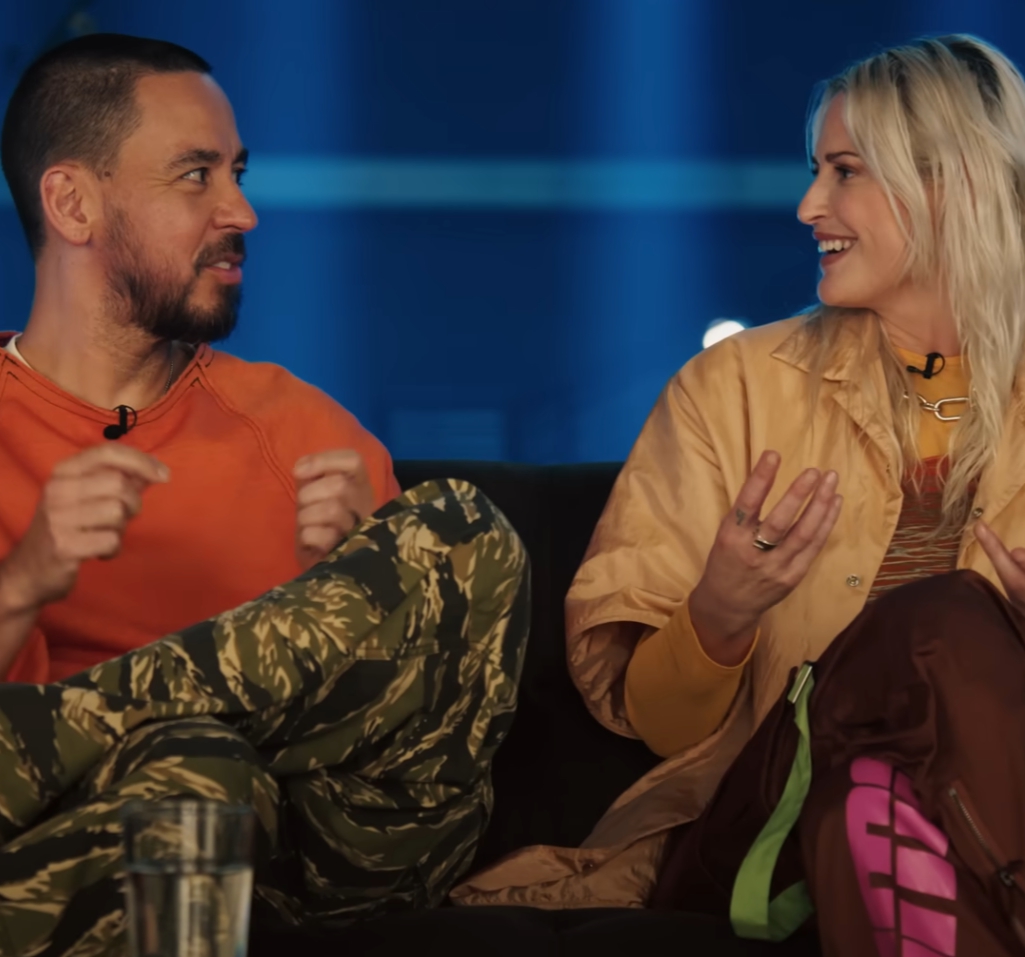 마이크 시노다 에밀리 암스트롱