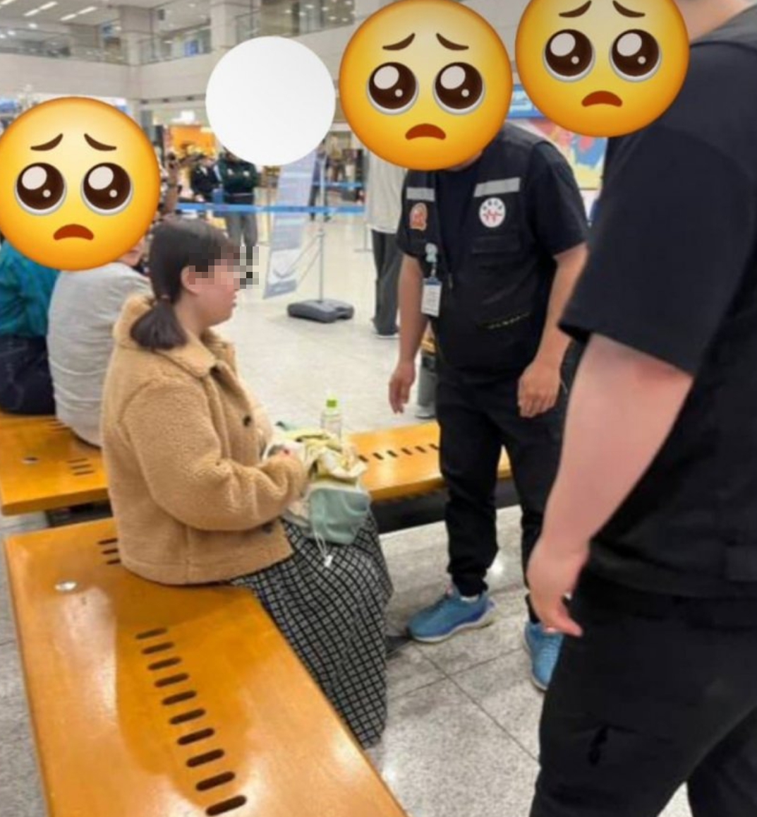 19기 순자 추정 여성 인천공항 현장 사진