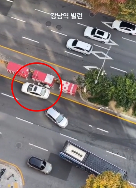 오토바이 사고 장면