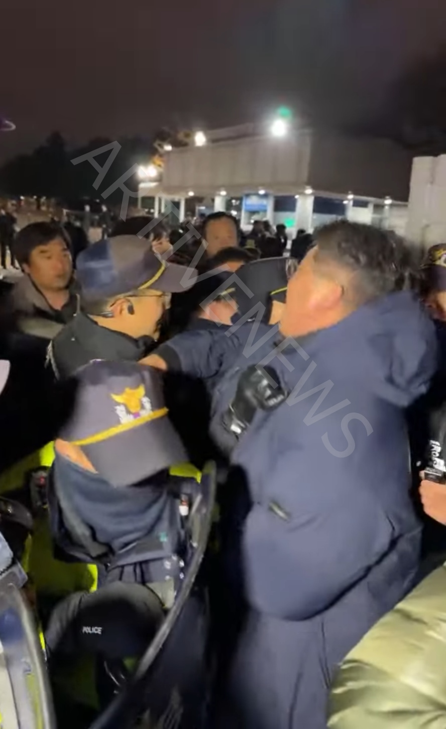 국회 봉쇄 현장 상황