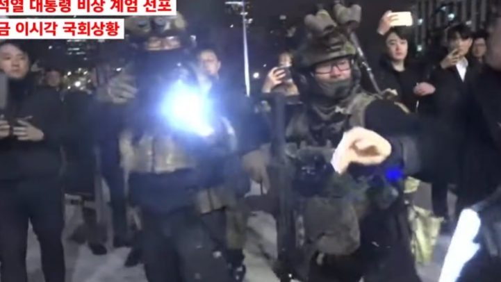 계엄군 안귀령 총구 / 오마이TV