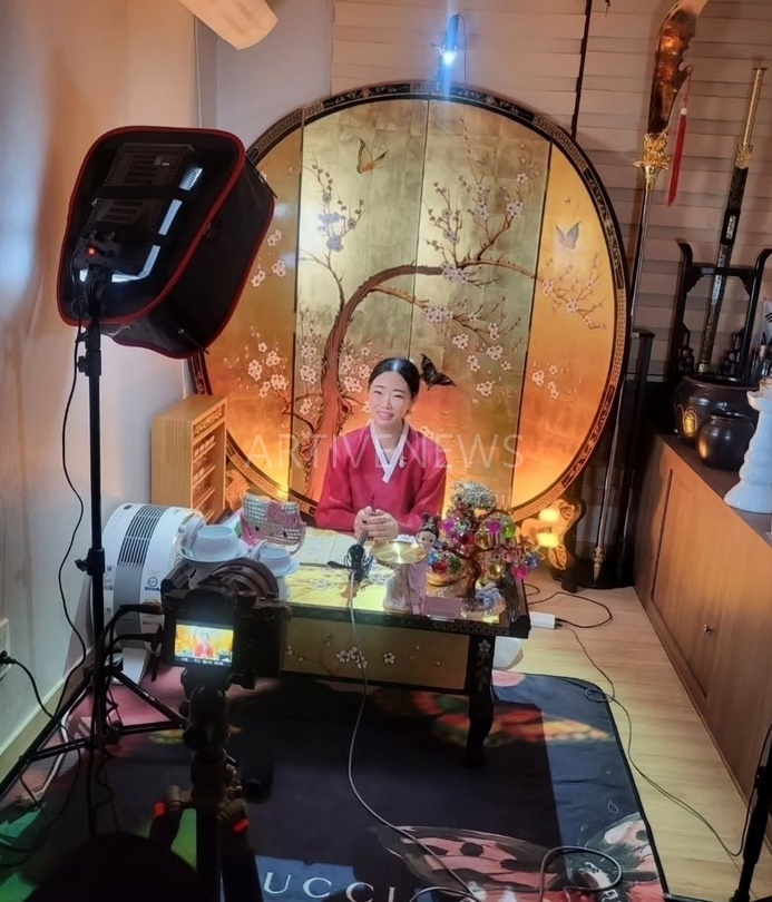 노상원 방문 무당 이선진 씨 / 인스타그램