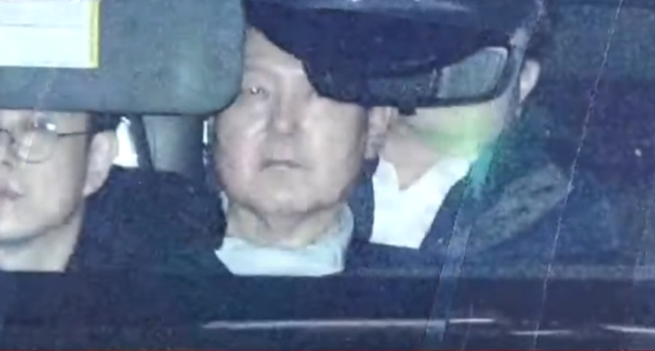 서울구치소 구금되어 들어가는 윤석열 / JTBC