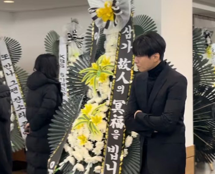 원빈 김새론 장례식장 조문 후 눈물