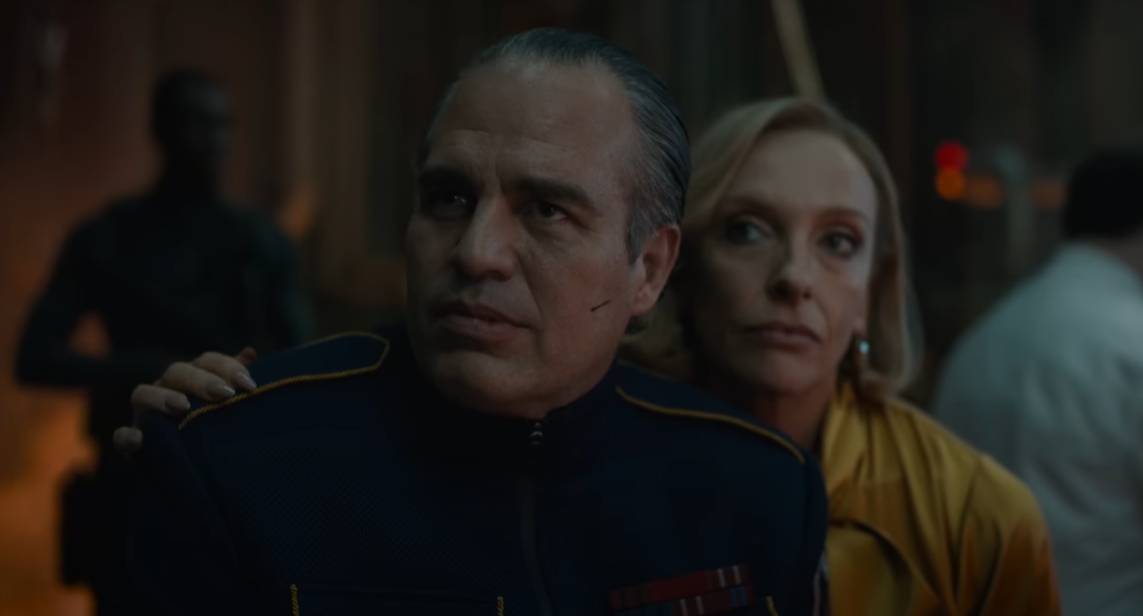 영화 미키17 마크 러팔로 토니 콜렛